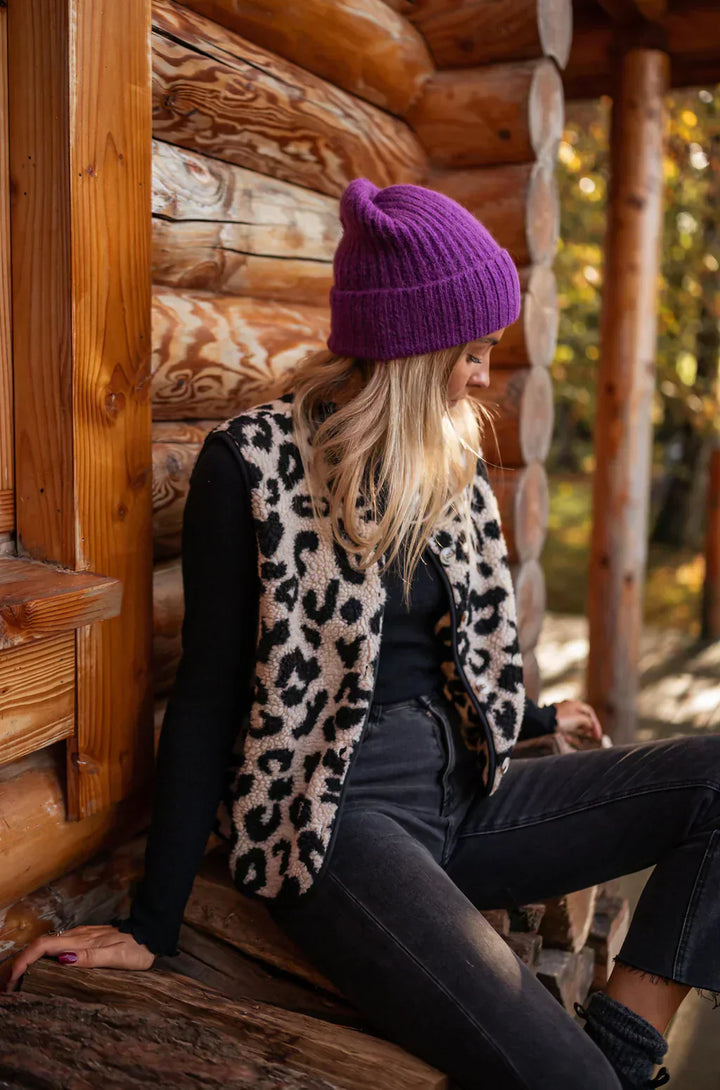Leana Leopard Vest – Chic & Trendy Outerwear