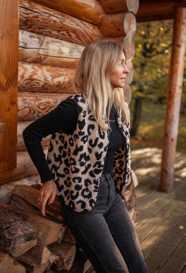 Leana Leopard Vest – Chic & Trendy Outerwear