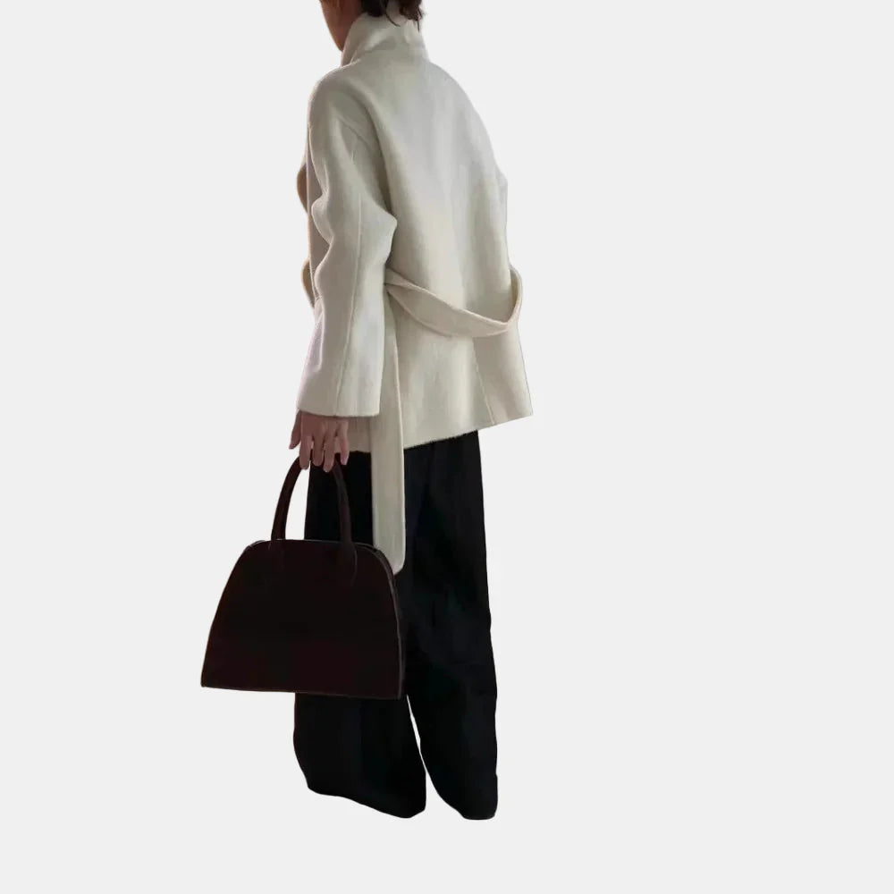 Celeste – Luxurious Silk Coat

Celeste – Luxurious Silk Coat