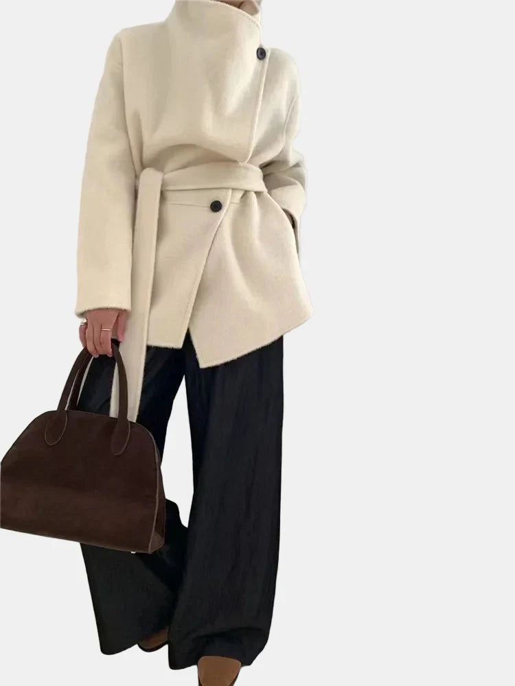 Celeste – Luxurious Silk Coat

Celeste – Luxurious Silk Coat