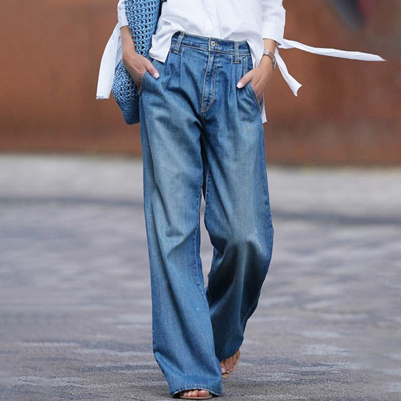 Amber – Trendy Wide-Fit Jeans for Stylish Comfort