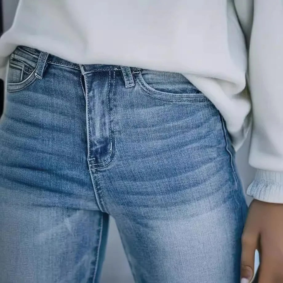 Jessica's Stylish Bootcut Jeans – Elegant & Comfortable